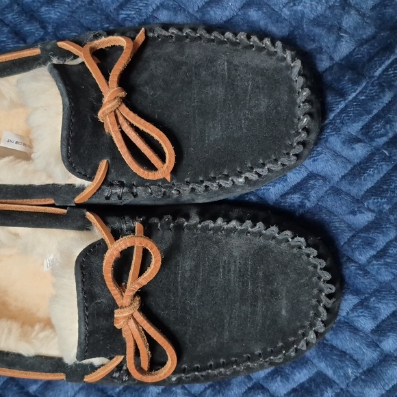 UGG Dakota Black Suede Slippers Size 9, NWT! - Picture 11 of 17
